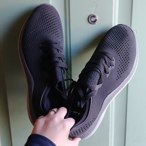 Nwt men's Crocs literide tennis shoes, size 12, never worn